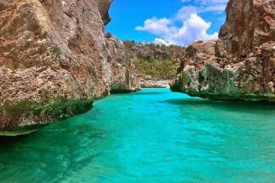 Bahía de las Águilas image 1