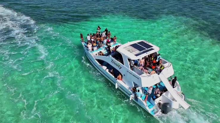 Party Boat 6